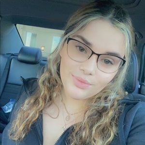 Meet your Posher, Valentina